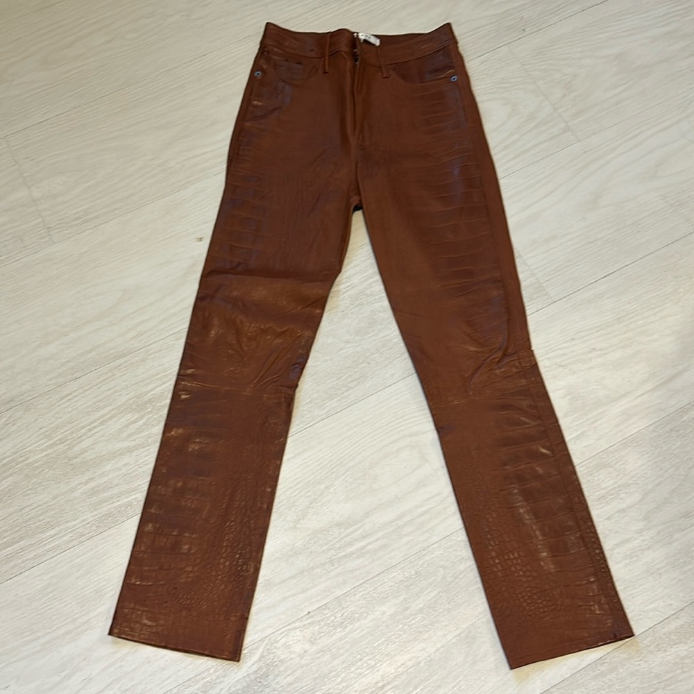 Frame pants